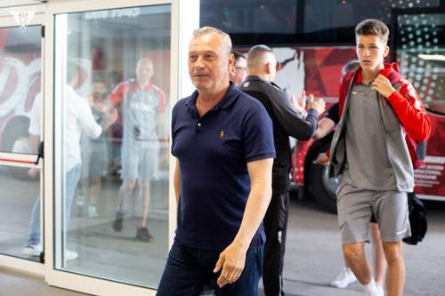 Superliga 2023-2024 debutează azi, cu duelul Oțelul - UTA, programat la 18:30. Pe hârtie, campionatul nostru n-a mai stat așa bine la capitolul antrenori de mulți ani. Ovidiu Burcă, de la Dinamo, e singurul debutant.