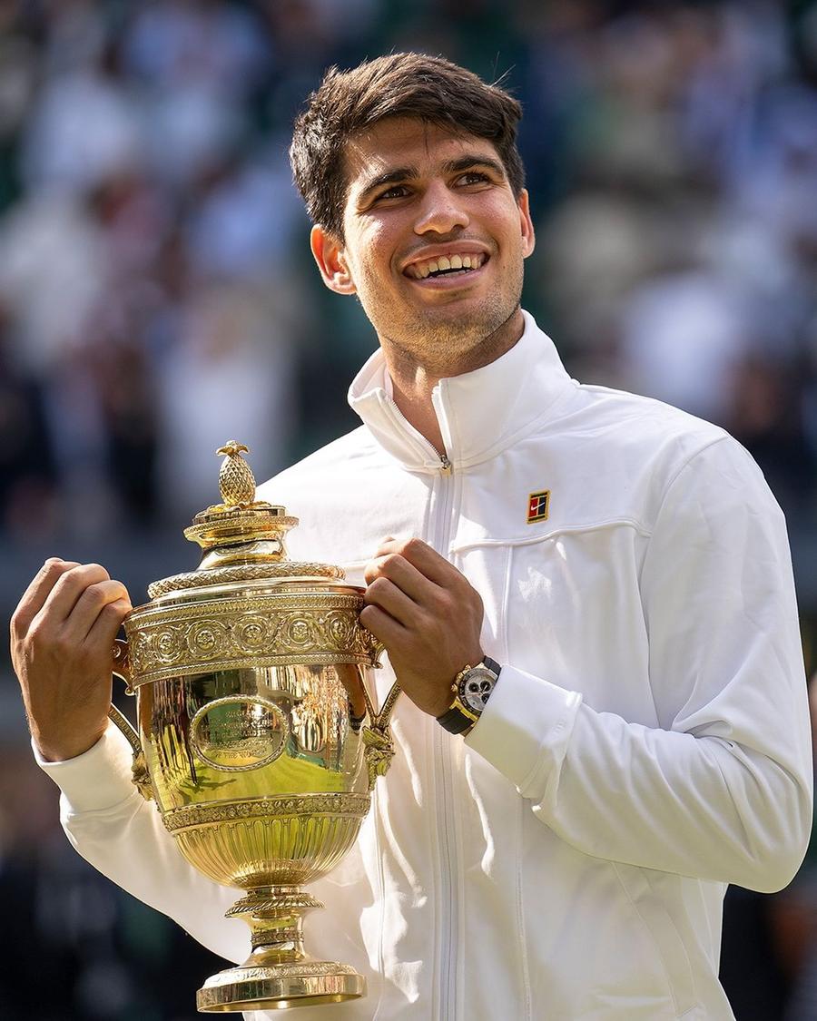 Carlos Alcaraz, campion pentru a doua oară la Wimbledon în 2024 Carlos Alcaraz și-a stabilit următorul obiectiv: „Voi încerca anul viitor” » Federer, Nadal sau Djokovic nu îl au în palmares