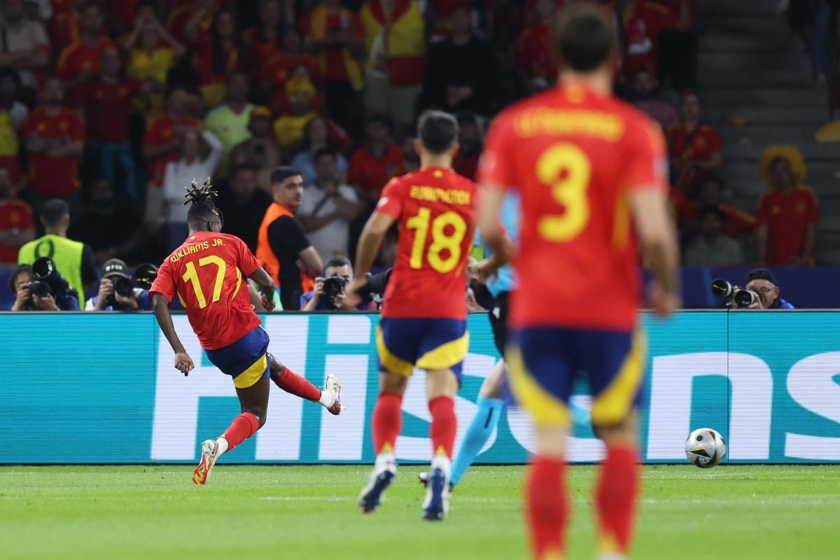 Un titular spaniol, huiduit la fiecare atingere din finala Euro 2024! Care este motivul