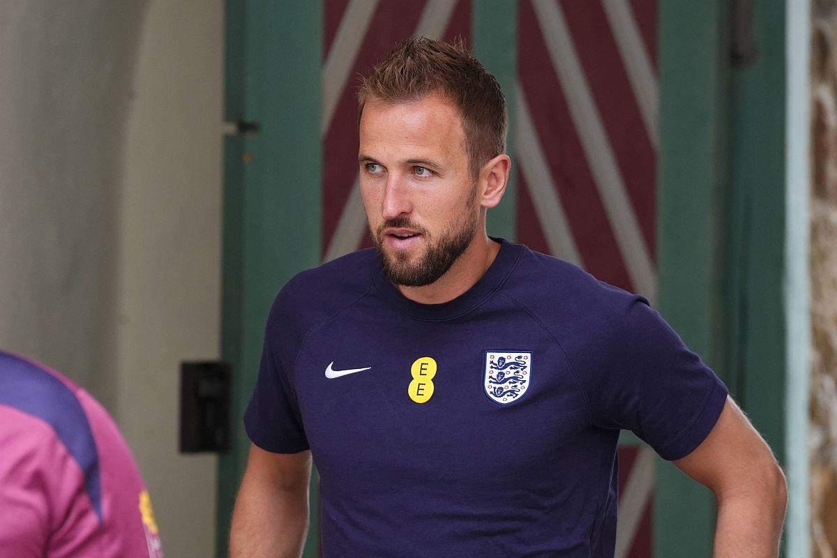 Statuia lui Harry Kane în Londra