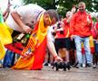 Spectacol pe străzile Berlinului înainte de Spania - Anglia