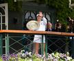Barbora Krejcikova salutând publicul după victoria la Wimbledon 2024 Foto: Imago