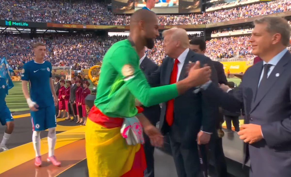 „Scene caraghioase” după Chelsea - PSG: Donald Trump, prins între campioni în momentul sărbătorii