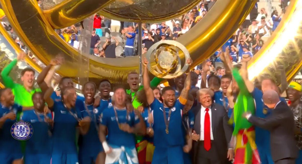 „Scene caraghioase” după Chelsea - PSG: Donald Trump, prins între campioni în momentul sărbătorii
