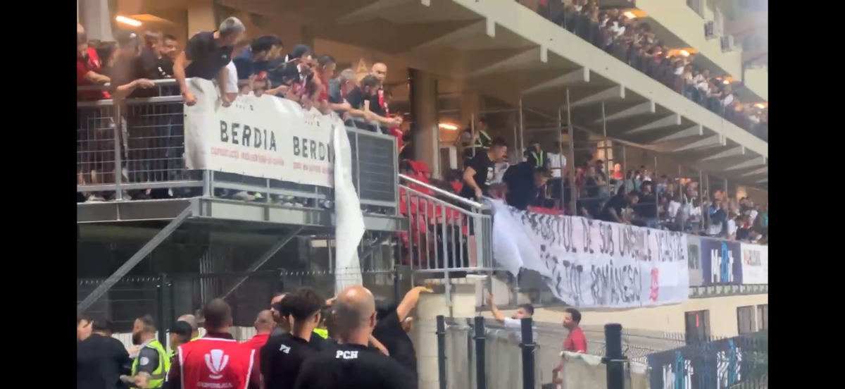 „Prima dată când pățim așa ceva” » A apărut dialogul purtat la porțile stadionului de șeful Jandarmeriei cu fanii lui Dinamo