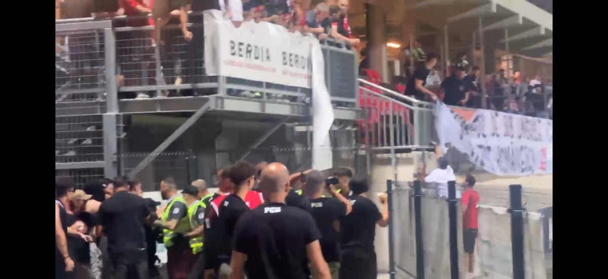 „Prima dată când pățim așa ceva” » A apărut dialogul purtat la porțile stadionului de șeful Jandarmeriei cu fanii lui Dinamo
