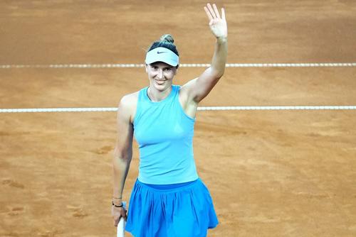 Irina Begu salutând publicul la Iași Foto: Roxana Fleșeru