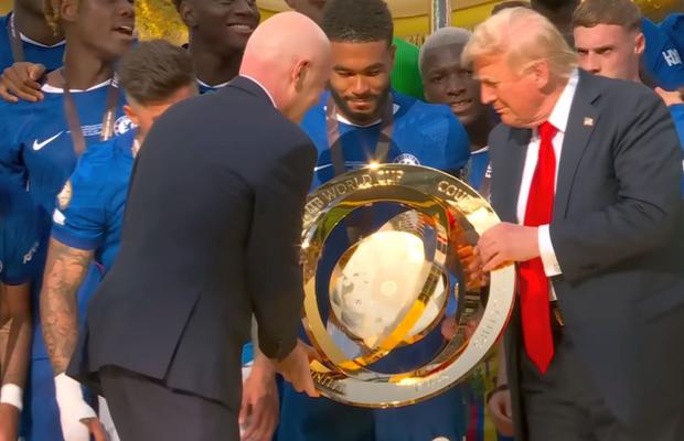Asta-i ultima! Trofeul original al Campionatului Mondial al Cluburilor a rămas la Donald Trump, Chelsea a primit doar o replică