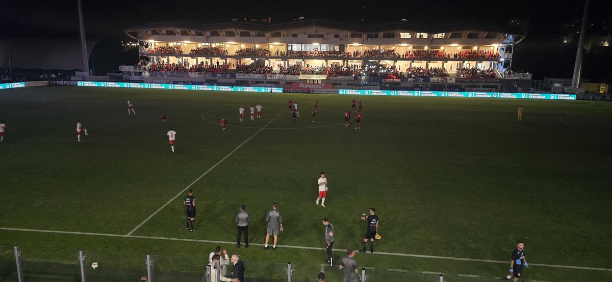 Haos la Csikszereda - Dinamo » A căzut nocturna la primul meci din istorie în Superliga: imagine colosală surprinsă de GSP