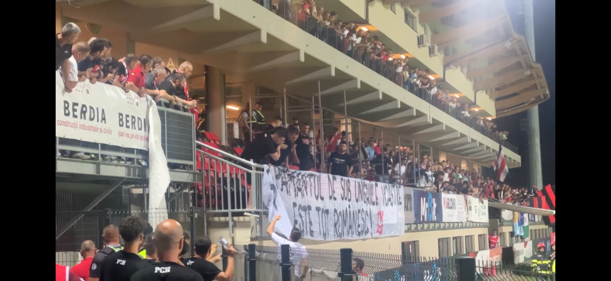 „Prima dată când pățim așa ceva” » A apărut dialogul purtat la porțile stadionului de șeful Jandarmeriei cu fanii lui Dinamo