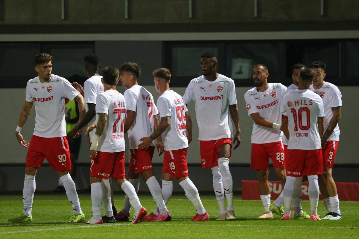 Nebunie TOTALĂ în Csikszereda - Dinamo: patru goluri, nocturnă căzută și multă tensiune