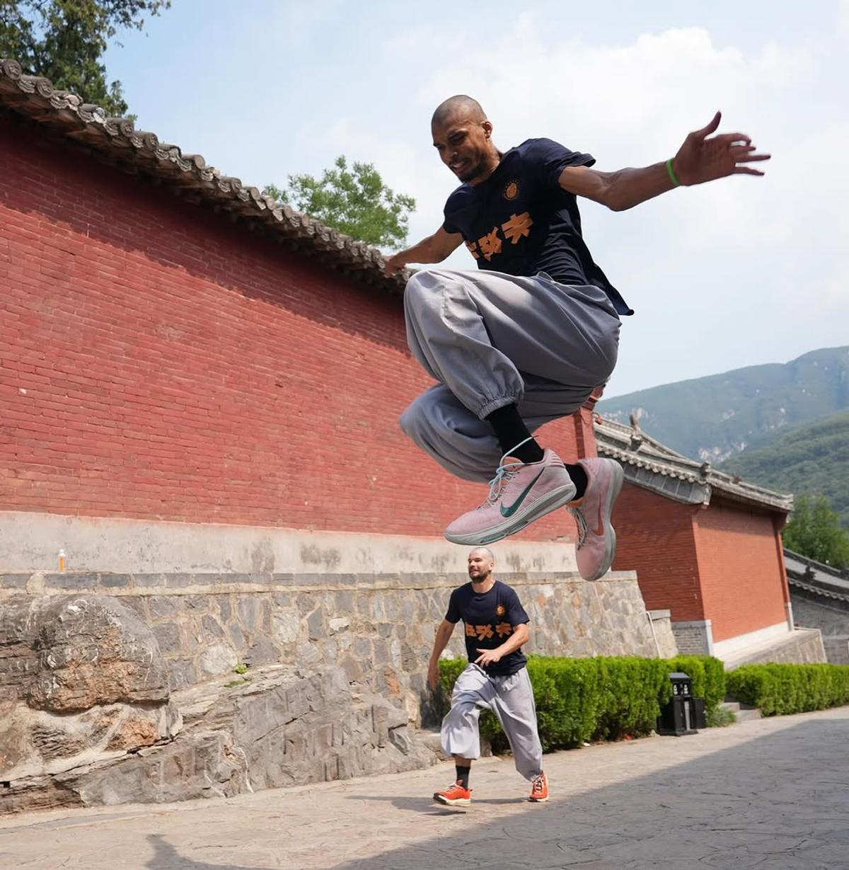Victor Wembanyama, superstarul NBA, a devenit călugăr războinic la un templu Shaolin din China
