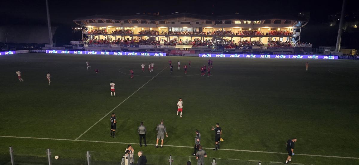 Haos la Csikszereda - Dinamo » A căzut nocturna la primul meci din istorie în Superliga: imagine colosală surprinsă de GSP