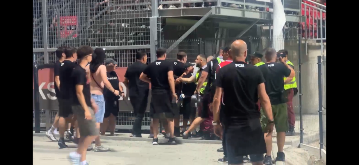 „Prima dată când pățim așa ceva” » A apărut dialogul purtat la porțile stadionului de șeful Jandarmeriei cu fanii lui Dinamo