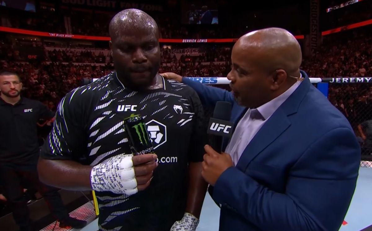„Urmează nevasta mea, vor fi multe lupte la sol” » Victorios în gala UFC din week-end, „greul” Lewis a făcut pe toată lumea să râdă: