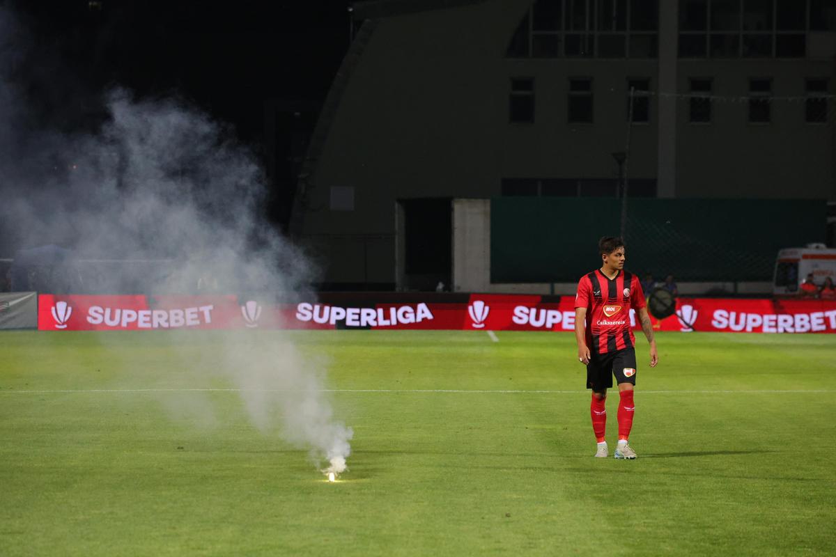 Nebunie TOTALĂ în Csikszereda - Dinamo: patru goluri, nocturnă căzută și multă tensiune
