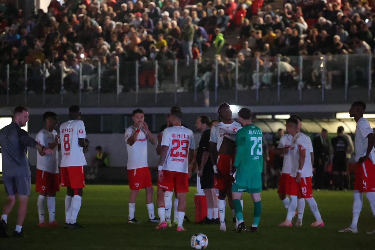 Haos la Csikszereda - Dinamo » A căzut nocturna la primul meci din istorie în Superliga: imagine colosală surprinsă de GSP