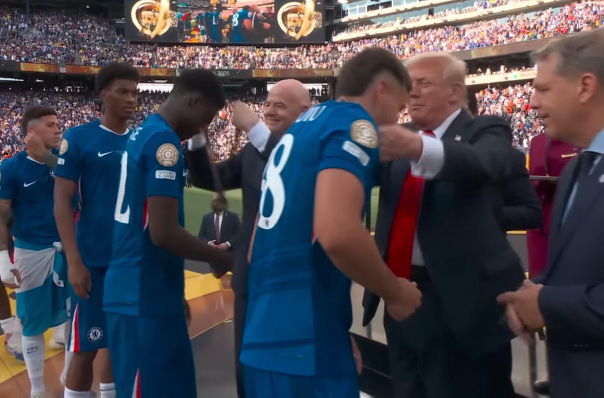 „Scene caraghioase” după Chelsea - PSG: Donald Trump, prins între campioni în momentul sărbătorii