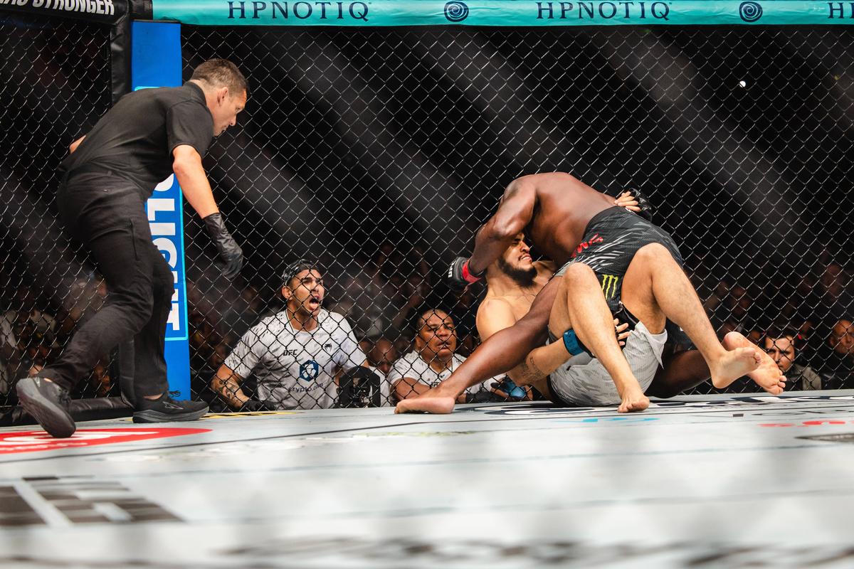 Derrick Lewis a făcut asistența să râdă, după victoria din UFC cu Tallison Teixeira