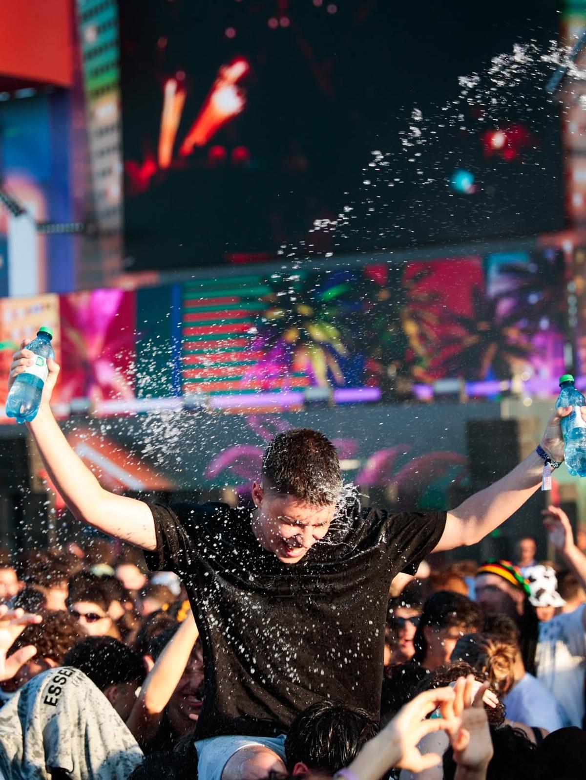 „Mi-e dor de Ceaușescu” » Diana Șucu șochează! A făcut praf festivalul „Beach, Please!”, al cărui sponsor e patronul Rapidului