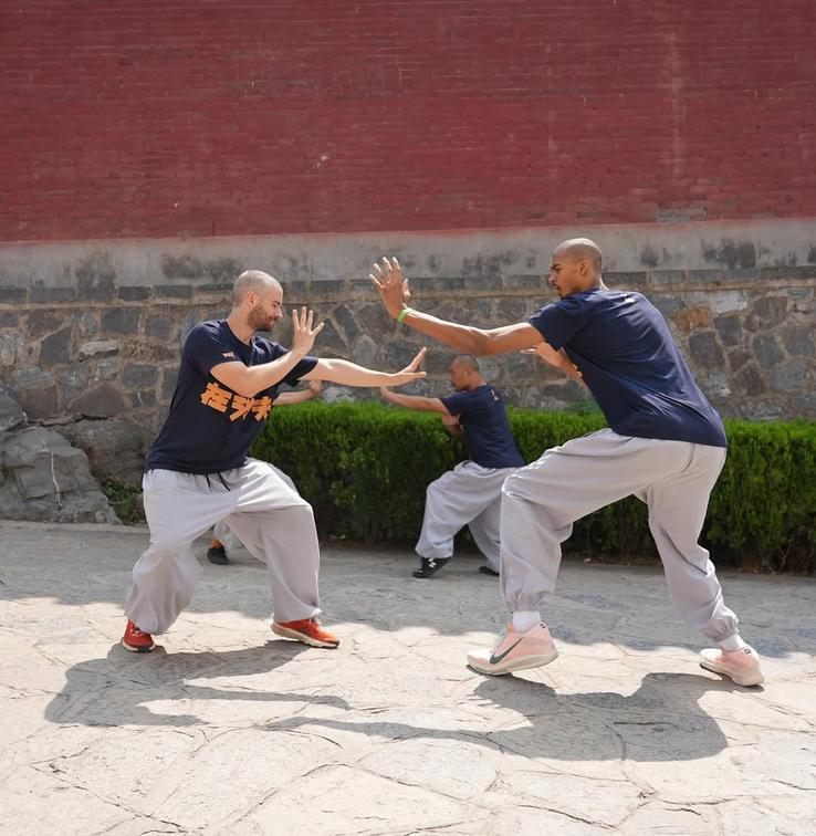 Victor Wembanyama, superstarul NBA, a devenit călugăr războinic la un templu Shaolin din China/Foto: Instagram (Wemby)