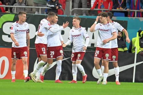 Mattias Kait (stânga) confirmă plecarea de la Rapid. FOTO: Imago Images