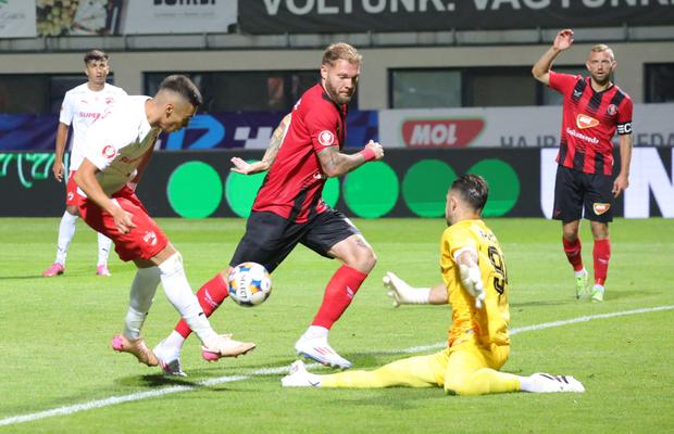 Nebunie TOTALĂ în Csikszereda - Dinamo: patru goluri, nocturnă căzută și multă tensiune