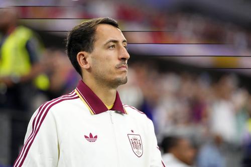 Mikel Oyarzabal, printre zei! A egalat două legende ale Spaniei, după golul din semifinala cu Franța // foto: Imago