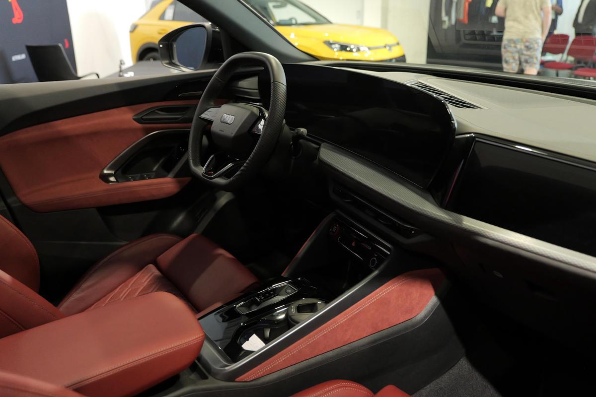 Dinamo a lansat parteneriatul cu Autoklass și a primit mașini Audi și Volkswagen