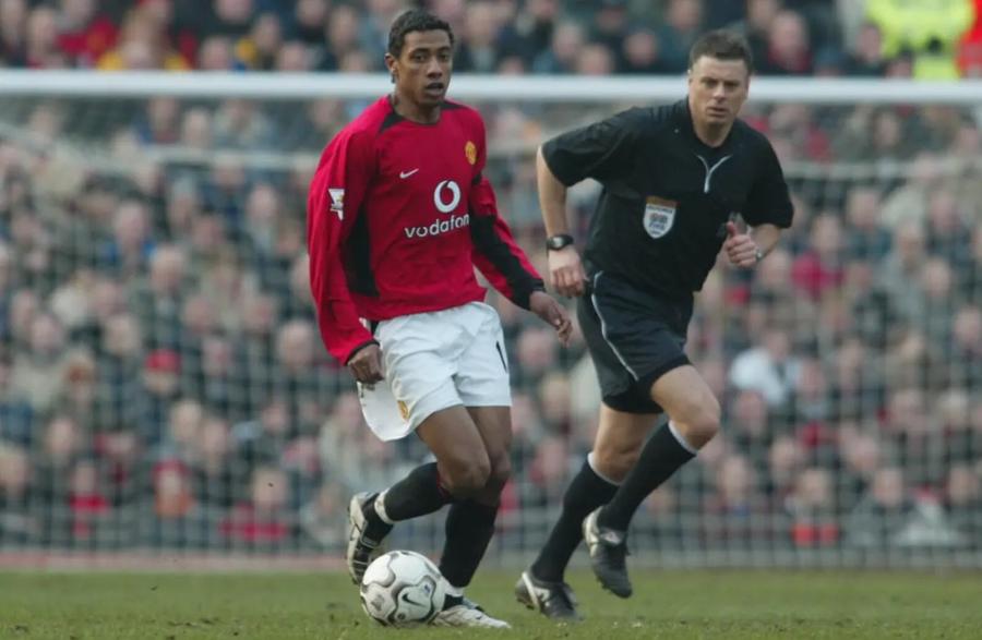 Kleberson a jucat 30 de meciuri la Manchester United, reușind 2 goluri și 6 assisturi Campion mondial, dus la urgențe! » Medicii i-au găsit probleme grave fostului coleg al lui Cristiano Ronaldo