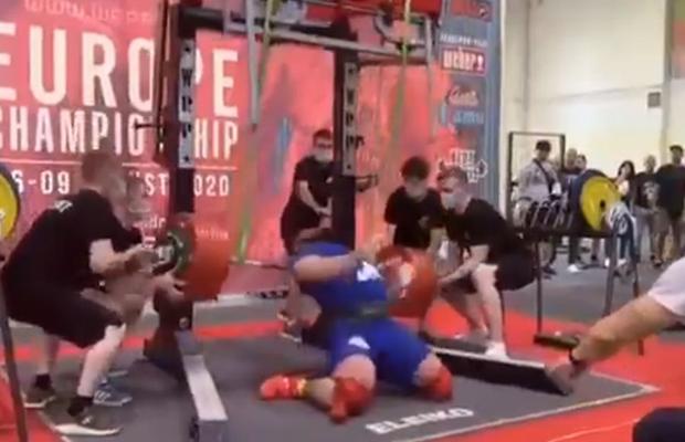 VIDEO Imagini șocante! Și-a rupt genunchii ridicând 400 de kilograme: „Tendoanele au sărit de la locul lor!”