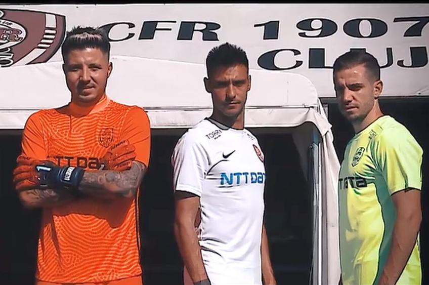 CFR Cluj a prezentat noile echipamente // foto: captură Facebook
