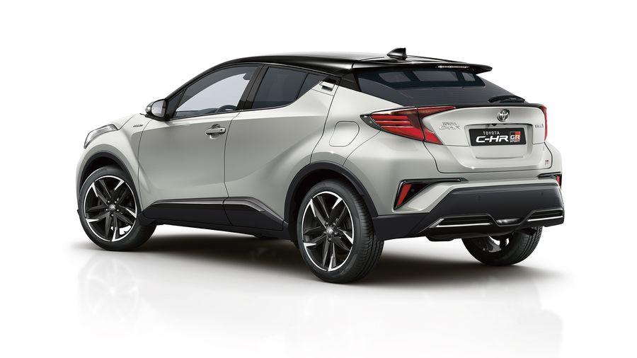 Toyota C-HR Full Hybrid Medaliații României au intrat în posesia mașinilor promise » Imagini de la festivitatea de azi