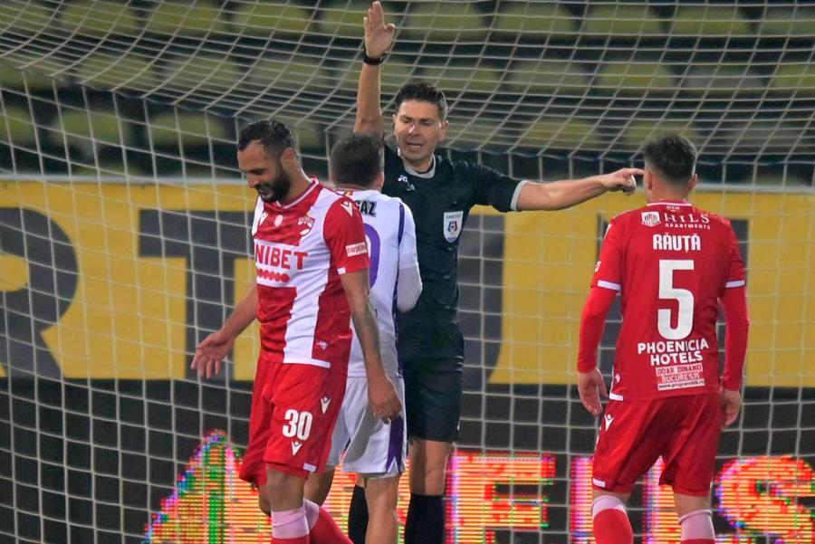 Arbitrul Marian Barbu a favorizat-o pe Dinamo într-un meci din sezonul trecut CCA, delegare riscantă pentru Rapid - FCSB » Cine arbitrează derby-ul de pe Arena Națională