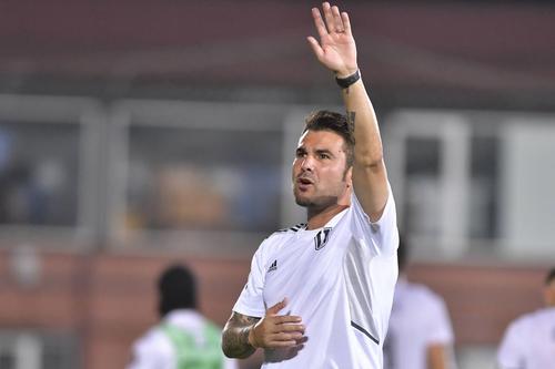 FCU Craiova și Chindia au remizat, scor 0-0, în etapa #5 din Liga 1. Adrian Mutu, antrenorul oltenilor, s-a plâns de calitatea gazonului de pe arena din Bănie.