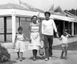 Costică Ștefănescu cu familia