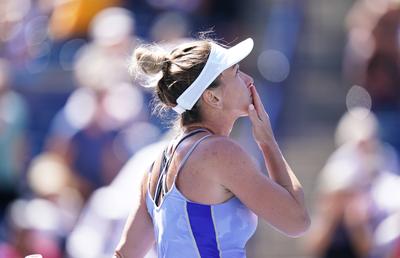 Simona Halep, epuizată după titlul cucerit la Toronto: „Nu speram să mai ridic acest trofeu. Patrick, îți mulțumesc!”
