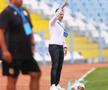 CS Universitatea Craiova a învins-o cu șansă pe CS Mioveni, scor 1-0, dar Mirel Rădoi (41 de ani) are motive de nemulțumire. Noul antrenor al oltenilor s-a plâns de starea gazonului de la Severin.
