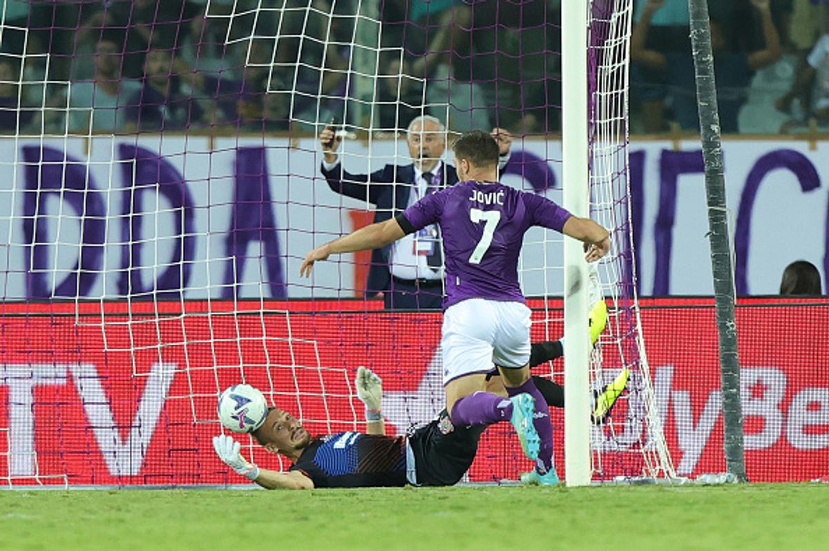 Iată cum a gafat Ionuț Radu în minutul 90+5 din Fiorentina - Cremonese! Românul, în genunchi. Nimeni nu l-a putut consola