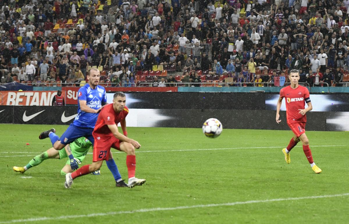 Vedeta de 6 milioane a lui Becali a ratat cu poarta goală » Vezi faza antologică din ultimele secunde de la FCSB - Chindia!