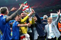 Rapid încearcă să-i aducă un concurent lui Moldovan! Negocieri cu un campion european cu 190 de meciuri la PSG