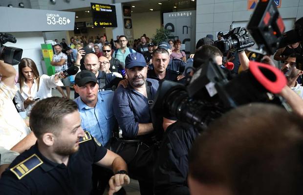Haos în aeroport la scurt timp după plecarea lui Alibec spre Qatar » Evenimentul care a eclipsat declarațiile atacantului
