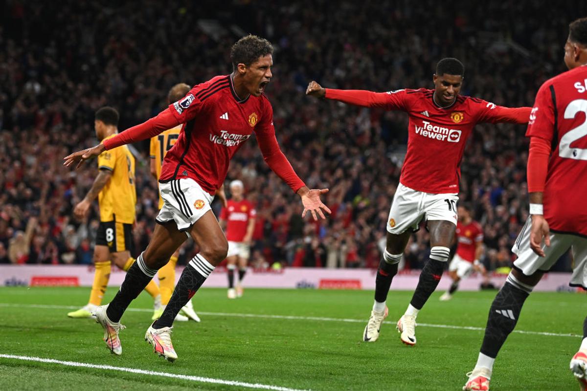 Decizie INEXPLICABILĂ în prelungiri la United - Wolves » Rio Ferdinand, scuze în numele clubului după un penalty evident ignorat în camera VAR