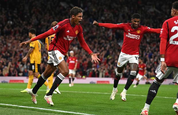 Decizie INEXPLICABILĂ în prelungiri la United - Wolves » Rio Ferdinand, scuze în numele clubului după un penalty evident ignorat în camera VAR