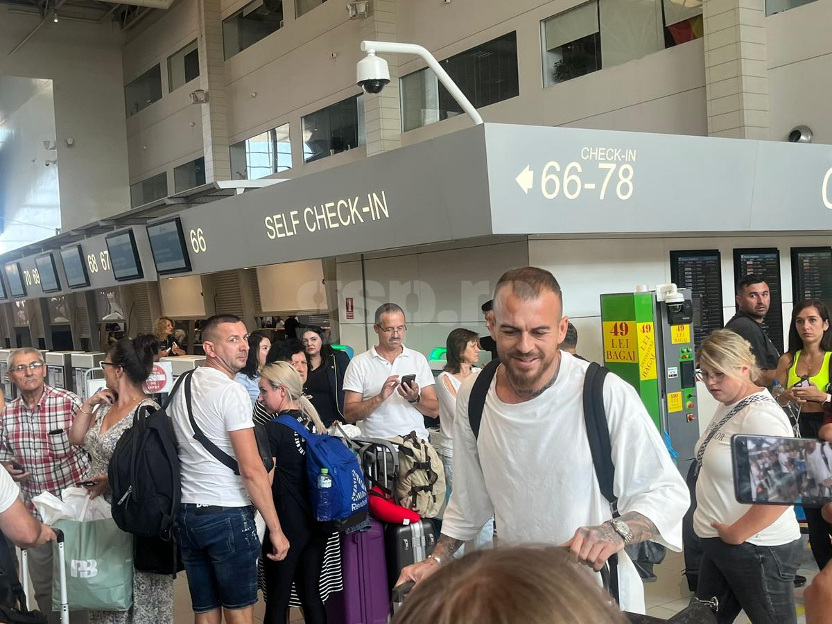 Denis Alibec a plecat să semneze noul contract. Haos provocat de Darius Vâlcov în aeroport