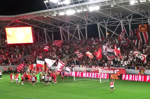 Ce s-a întâmplat după prima victorie a lui Dinamo în Superliga » Mesaj clar al fanilor + apariție-surpriză pe gazon