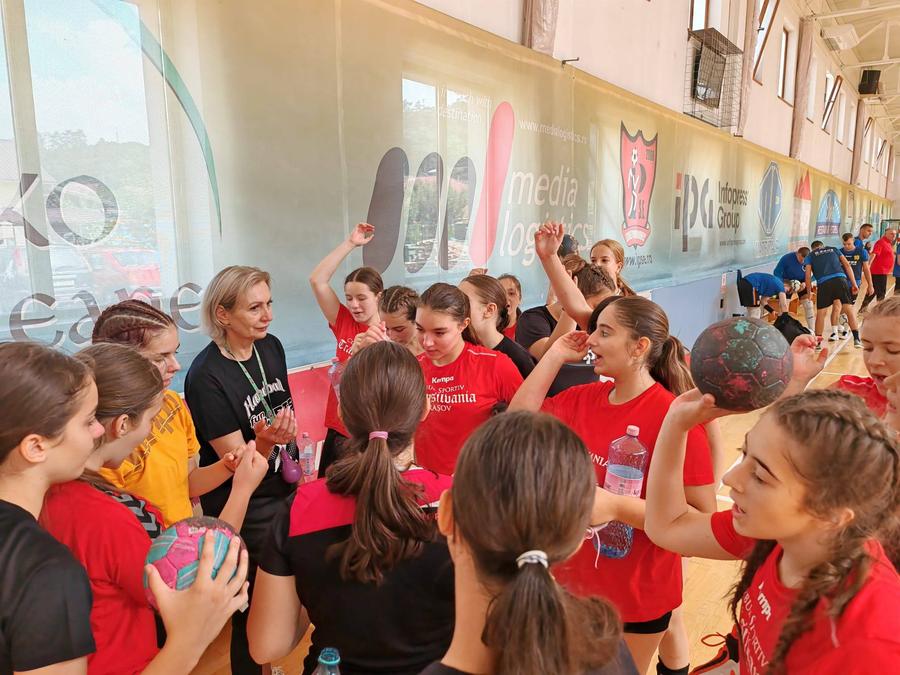 Mariana Târcă s-a întors în handbal, la 4 ani de la scandalul de dopaj de la Corona: „Suntem niște hiene care abia așteaptă să facă tot posibilul să-i fie rău celuilalt”