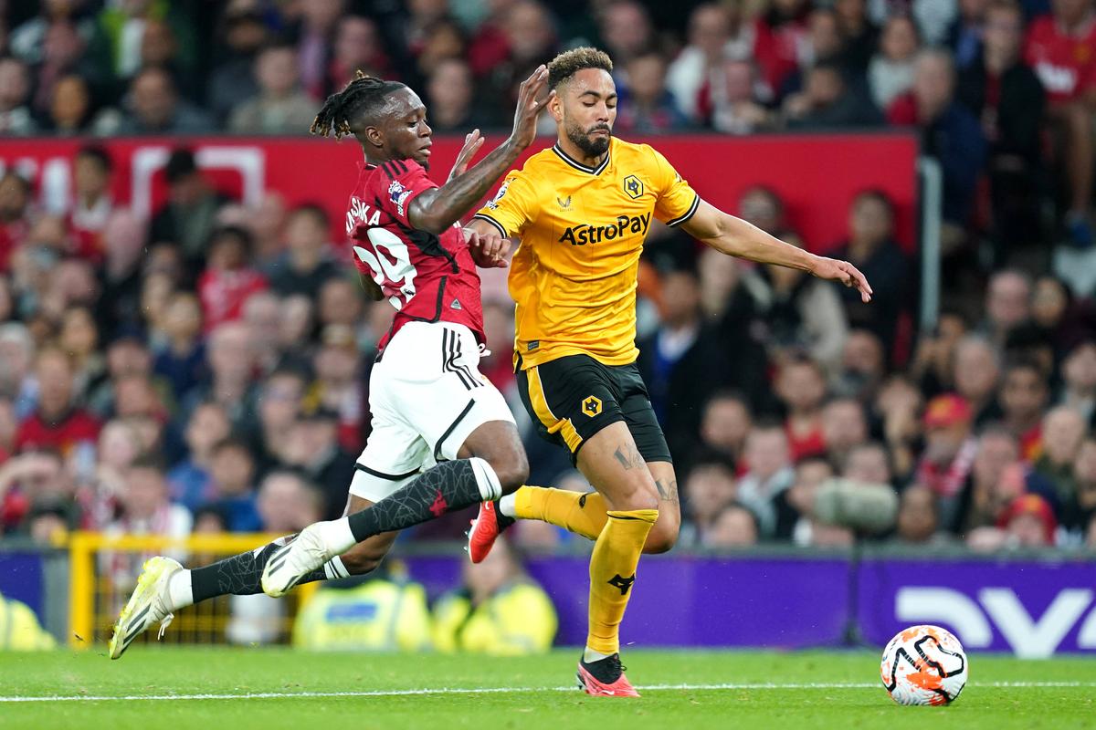 Decizie INEXPLICABILĂ în prelungiri la United - Wolves » Rio Ferdinand, scuze în numele clubului după un penalty evident ignorat în camera VAR