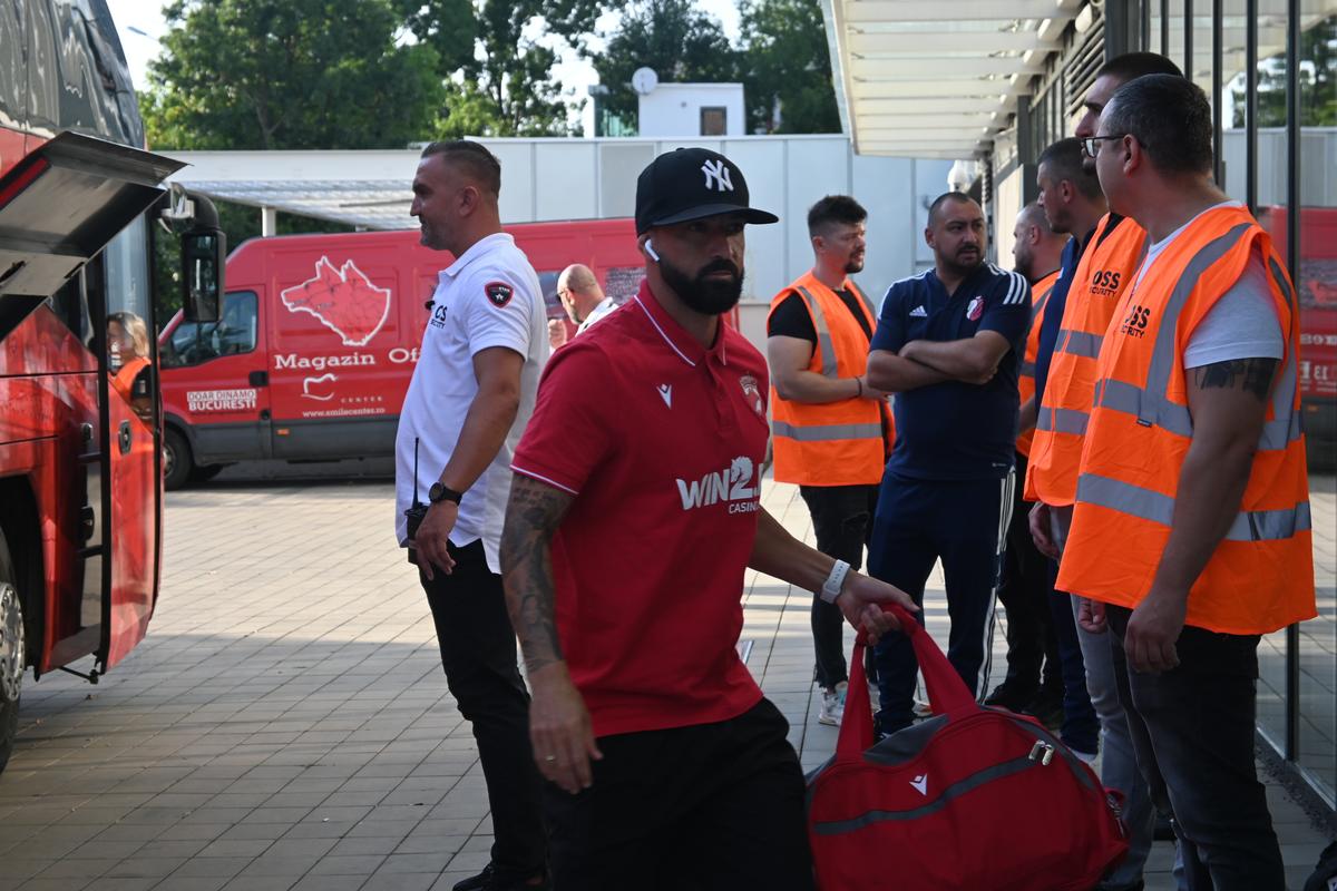 Ovidiu Burcă jubilează după prima victorie și are un mesaj pentru fotbalistul schimbat la pauză: „Tricoul lui Dinamo e greu!”