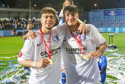 A doua zi după eșecul cu Petrolul, scor 0-2, Rapid dă o mare lovitură pe piața transferurilor. Giuleștenii îl transferă pe Andrei Borza (17 ani), fundașul stânga al campioanei României, Farul Constanța.